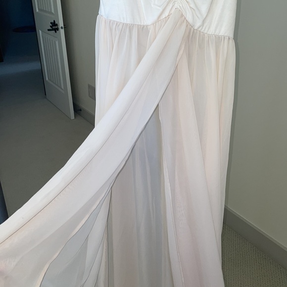 Maternity Shoot Sheer Dress - Picture 2 of 4